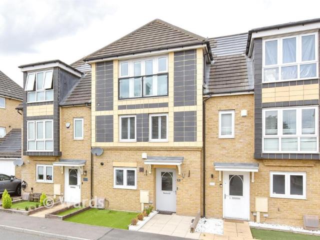 House for sale in Stone, Monks Orchard