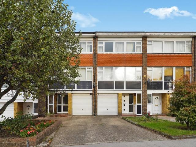 House for sale in London Borough of Croydon, Cat Hill