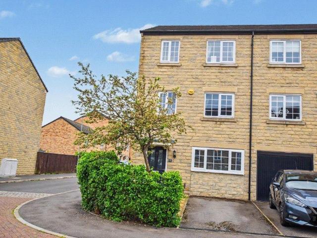 House for sale in Crigglestone, West Yorkshire