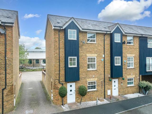 House for sale in Pouchen End, Hertfordshire