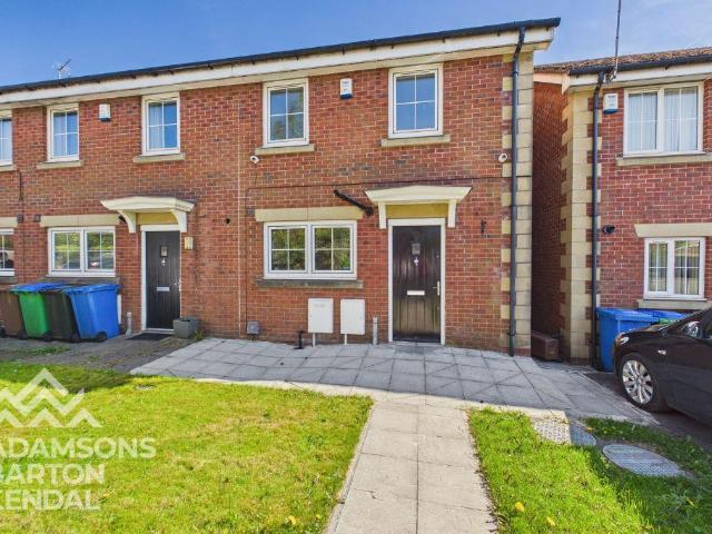 House for sale in Wardle, Burnedge