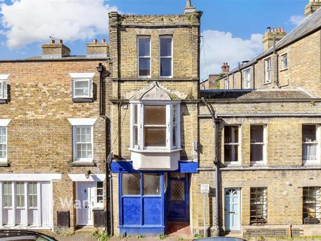 House for sale in Clarendon, Ash