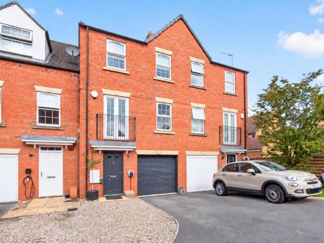House for sale in High Field, York
