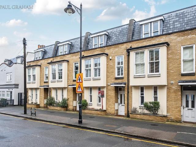 House for sale in The Wrythe, Greater London