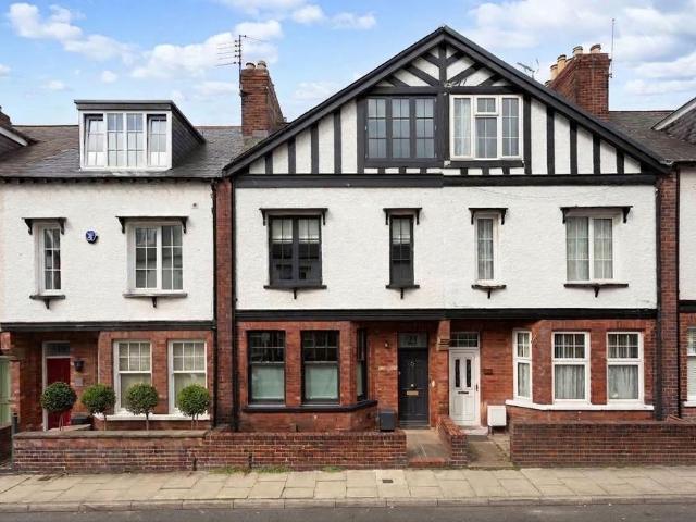 House for sale in High Field, York