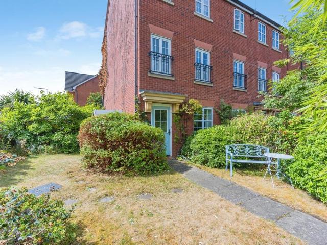 House for sale in Gorse Hill, Trafford Park