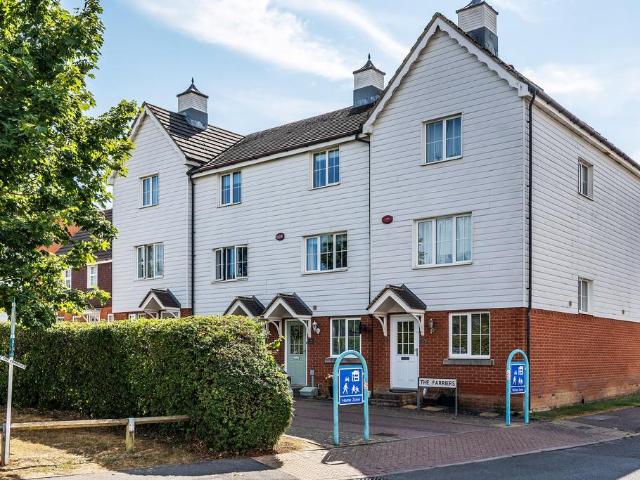 House for sale in The Butts, Kent
