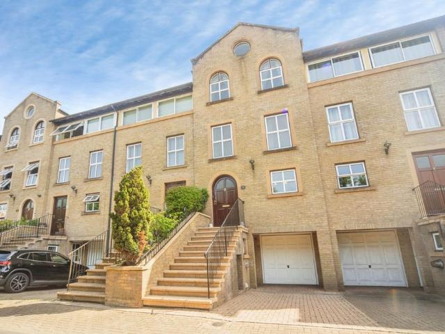 House for sale in Ocean Village, City Of Southampton