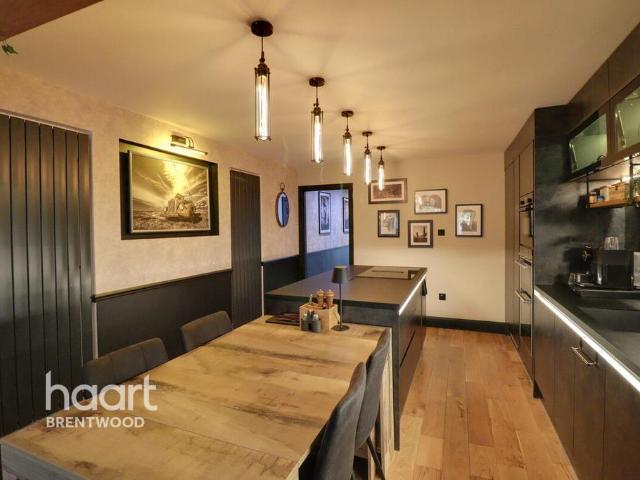 House for sale in Navestock Side, Essex