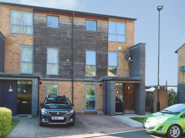 House for sale in Norfolk Park, Sheffield
