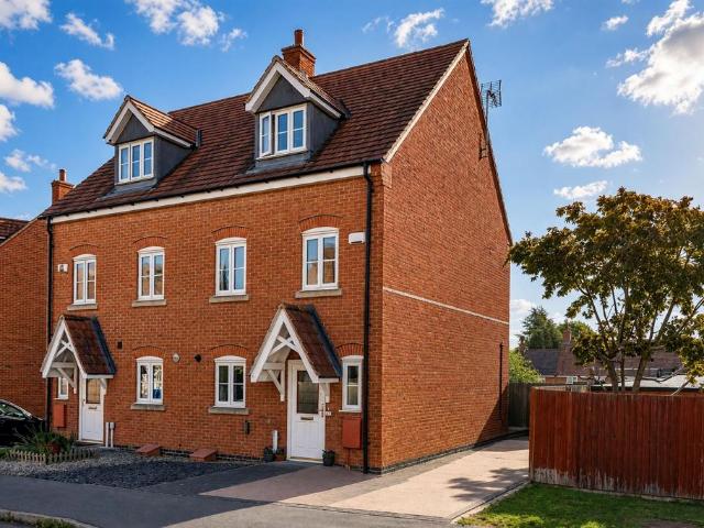 House for sale in Desborough, North Northamptonshire