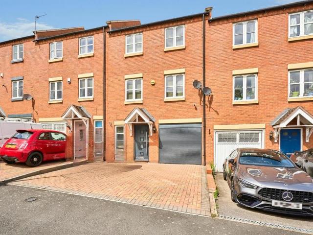House for sale in Bloxwich, West Midlands