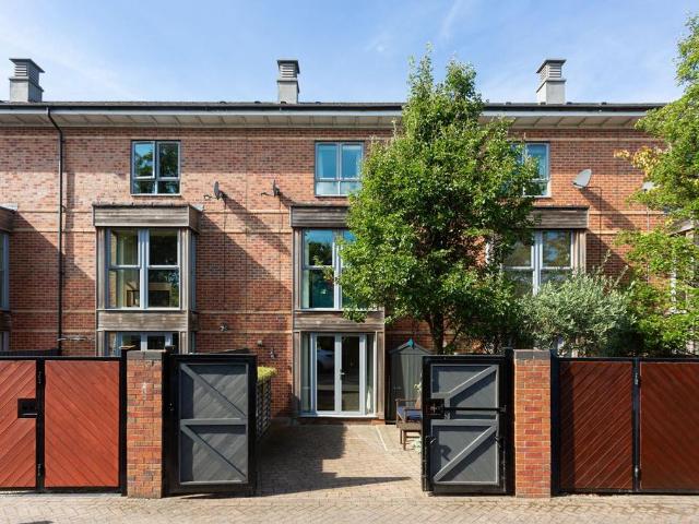 House for sale in High Field, York