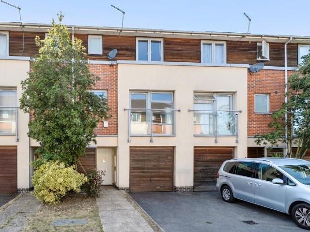 House for sale in Preston, Greater London