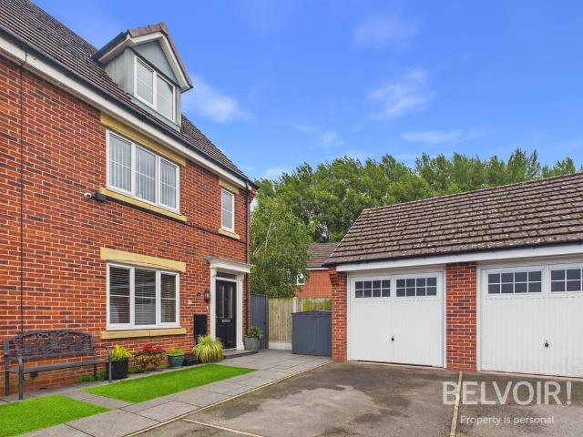 House for sale in Stone, Baswich