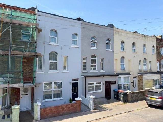 House for sale in West Dumpton, Acol