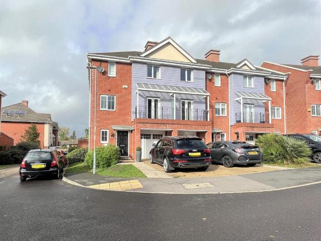 House for sale in Greater London