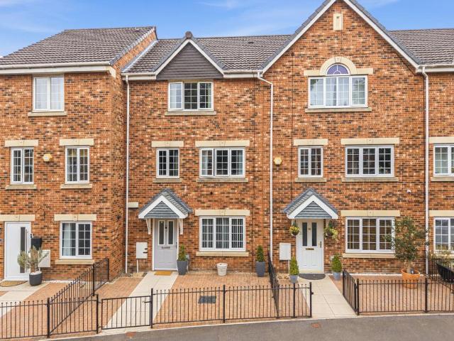 House for sale in Killingbeck, West Yorkshire