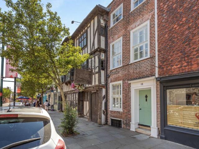 House for sale in The King's Mile, The Bridge