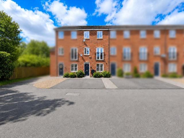House for sale in Landywood, Great Chatwell