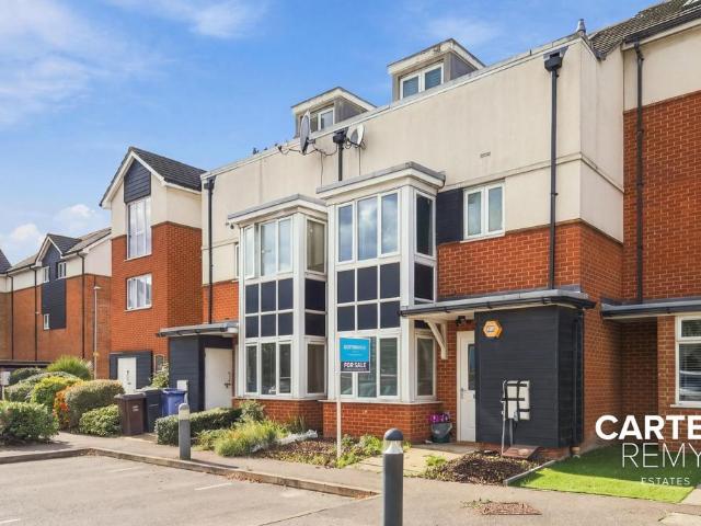 House for sale in Purfleet-on-Thames, Essex