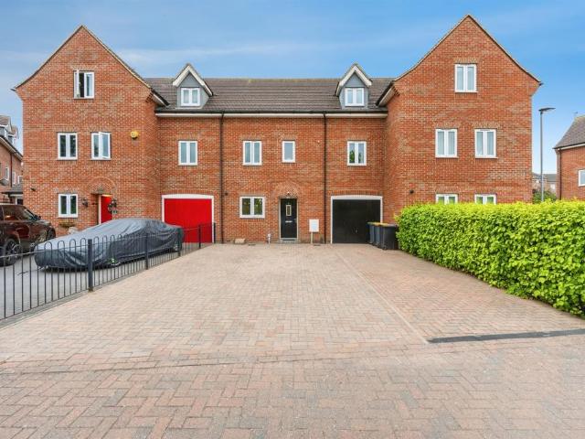 House for sale in Harrowden, Bedford