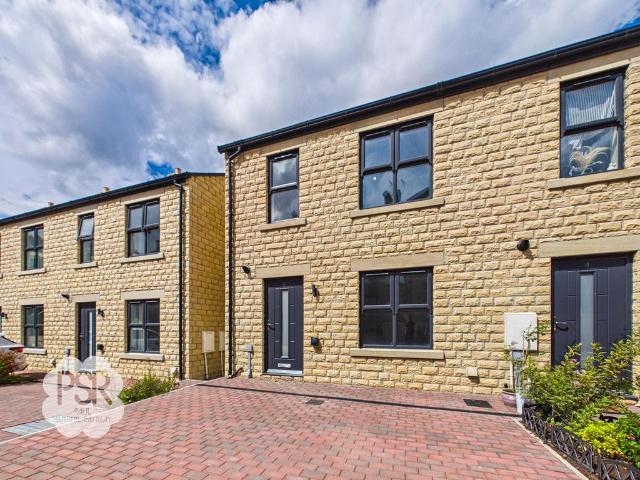 House for sale in Charlesworth, East Midlands