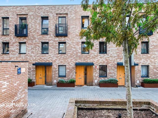 House for sale in Kingsbury, Greater London