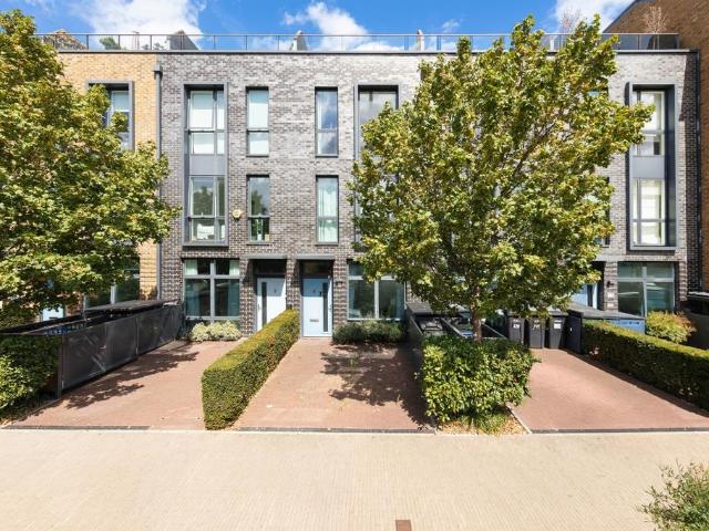 House for sale in Kidbrooke, Greater London