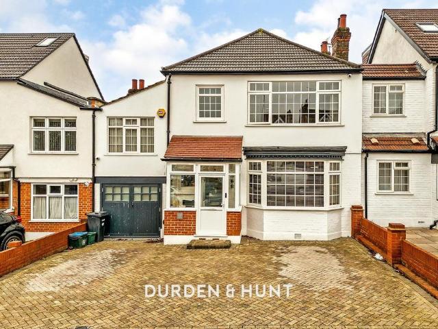 House for sale in Snaresbrook, Greater London