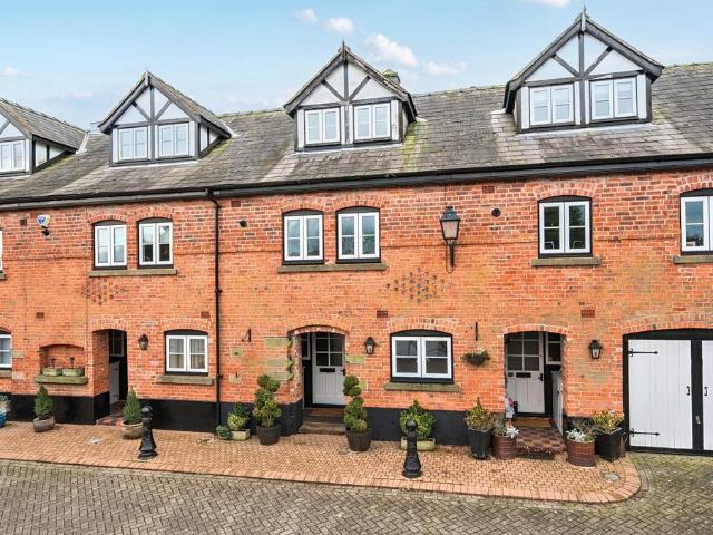 House for sale in Chorlton Lane, Cheshire