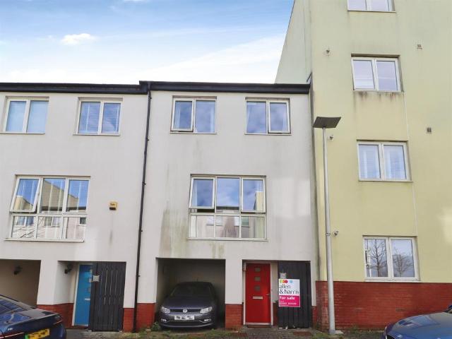 House for sale in Penarth Marina, Penarth
