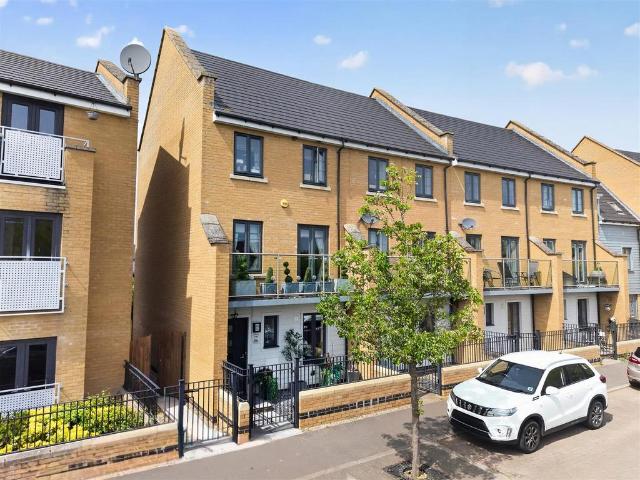 House for sale in Hampton Hargate, Peterborough