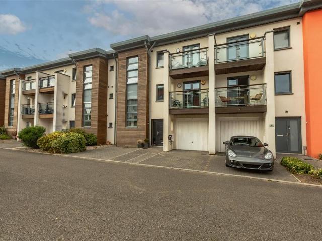 House for sale in SA1 Swansea Waterfront, Nangreaves