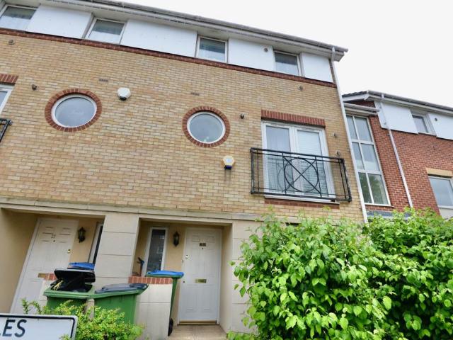 House for sale in Greater London