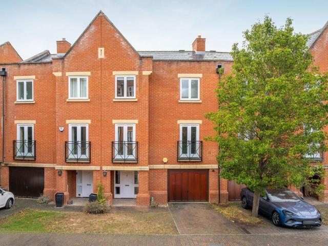 House for sale in Clewer Village, Windsor