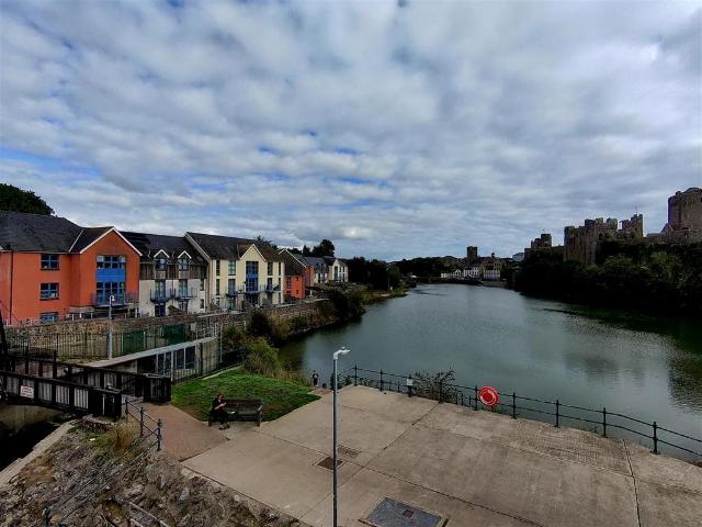 House for sale in Monkton, Pembroke