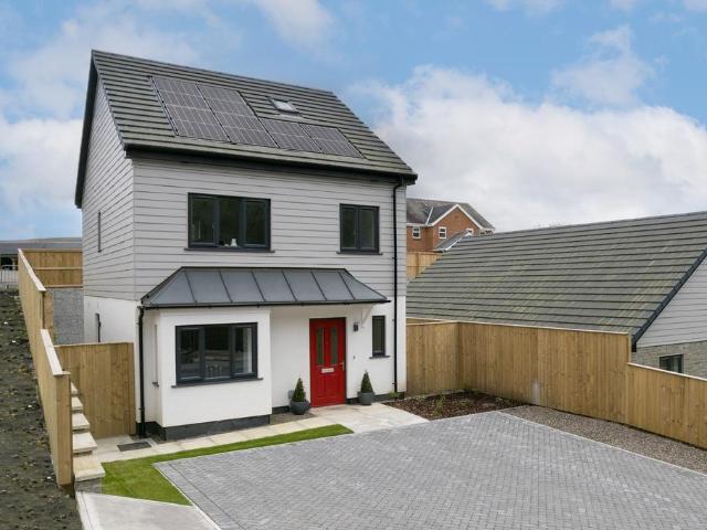 House for sale in Ystradgynlais, Cwmgiedd