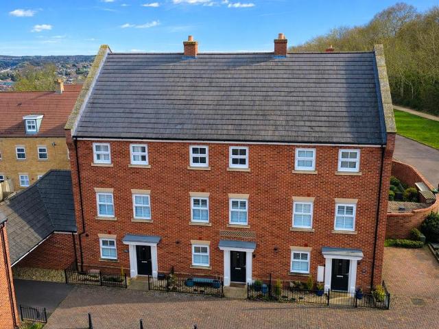 House for sale in Pouchen End, Hertfordshire