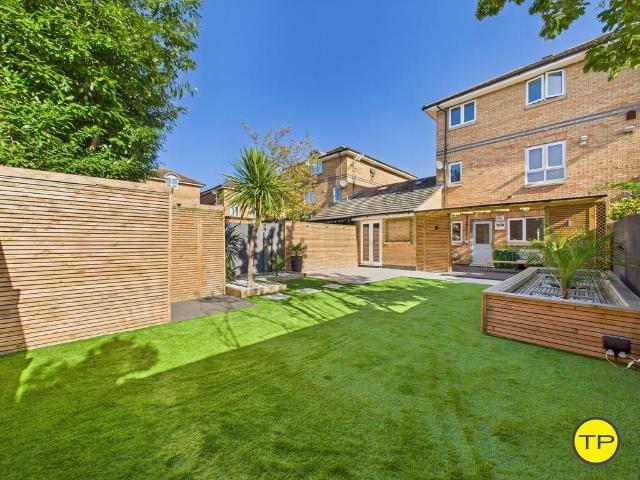 House for sale in Hampton Hargate, Peterborough