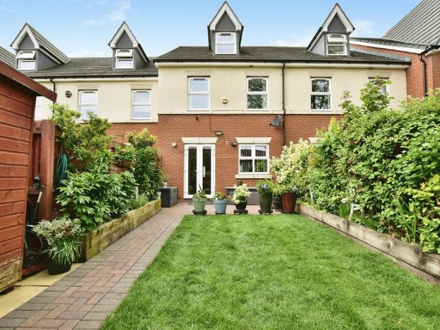 House for sale in Lakes Estate, Handforth