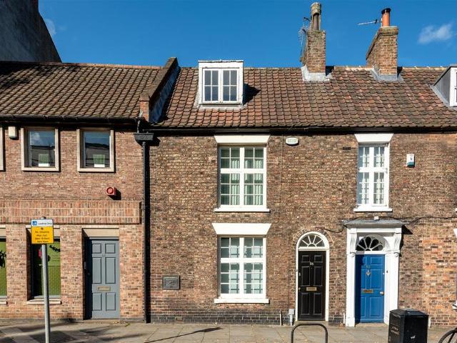 House for sale in High Field, York