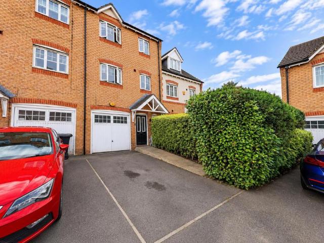 House for sale in Orchard Park, Hull