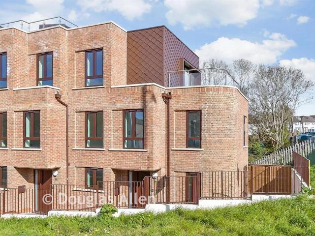 House for sale in Chingford, Greater London