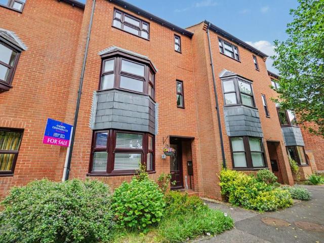 House for sale in Stanford On Avon, Leicestershire