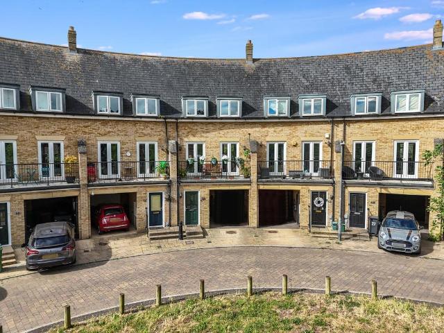 House for sale in Chipping Hill, Essex