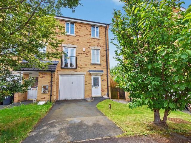 House for sale in Churwell, West Yorkshire