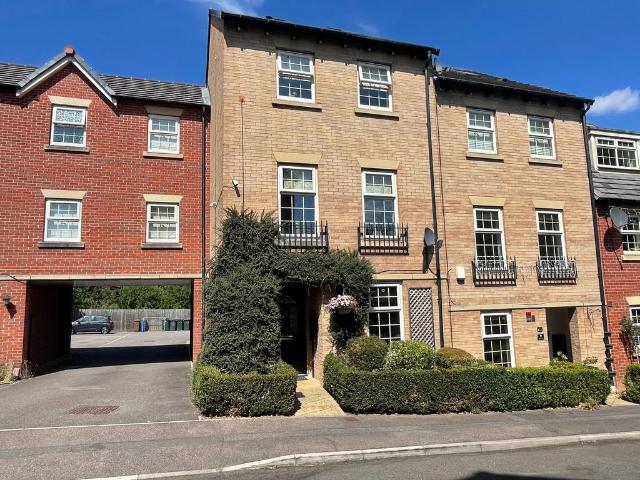 House for sale in Cudworth, South Yorkshire