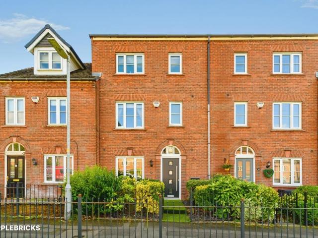 House for sale in Bradshaw, Bolton