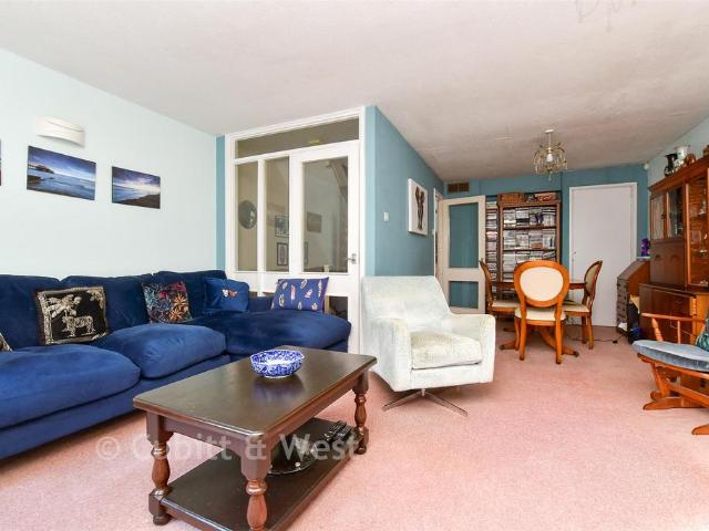 House for sale in London Borough of Croydon, Forestdale